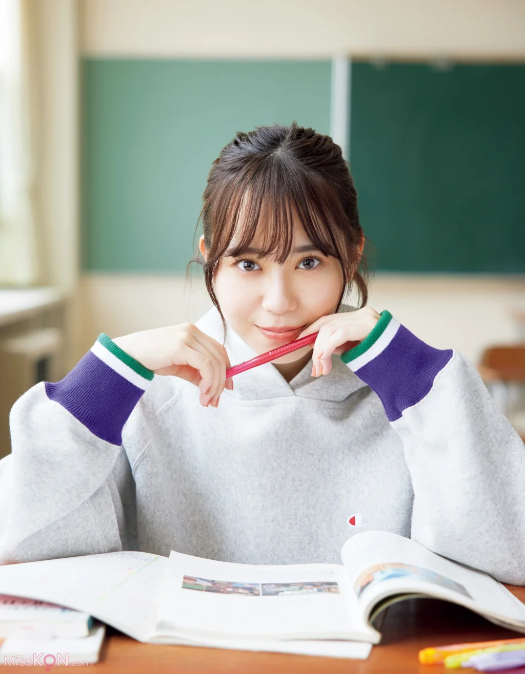 [JP] Sayuri Date (伊達さゆり): 1st写真集 あしあと (121 photos)