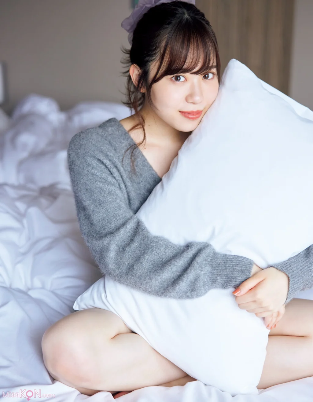 [JP] Sayuri Date (伊達さゆり): 1st写真集 あしあと (121 photos) – Page 2