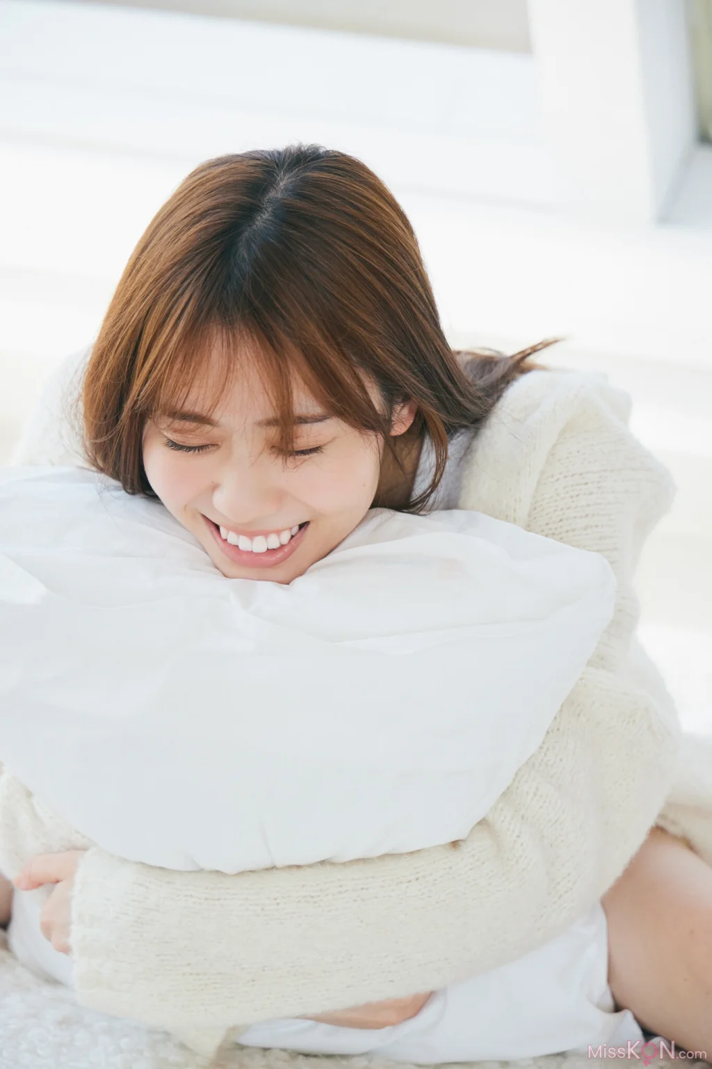[JP] Sayuri Date (伊達さゆり): WHITE graph デジタル写真集 (64 photos)