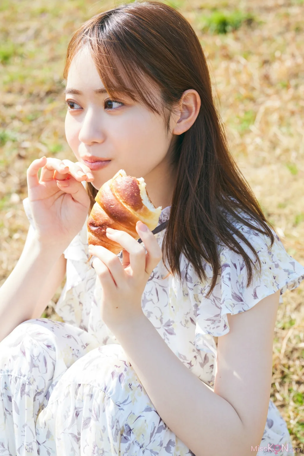 [JP] Sayuri Date (伊達さゆり): WHITE graph デジタル写真集 (64 photos) – Page 3