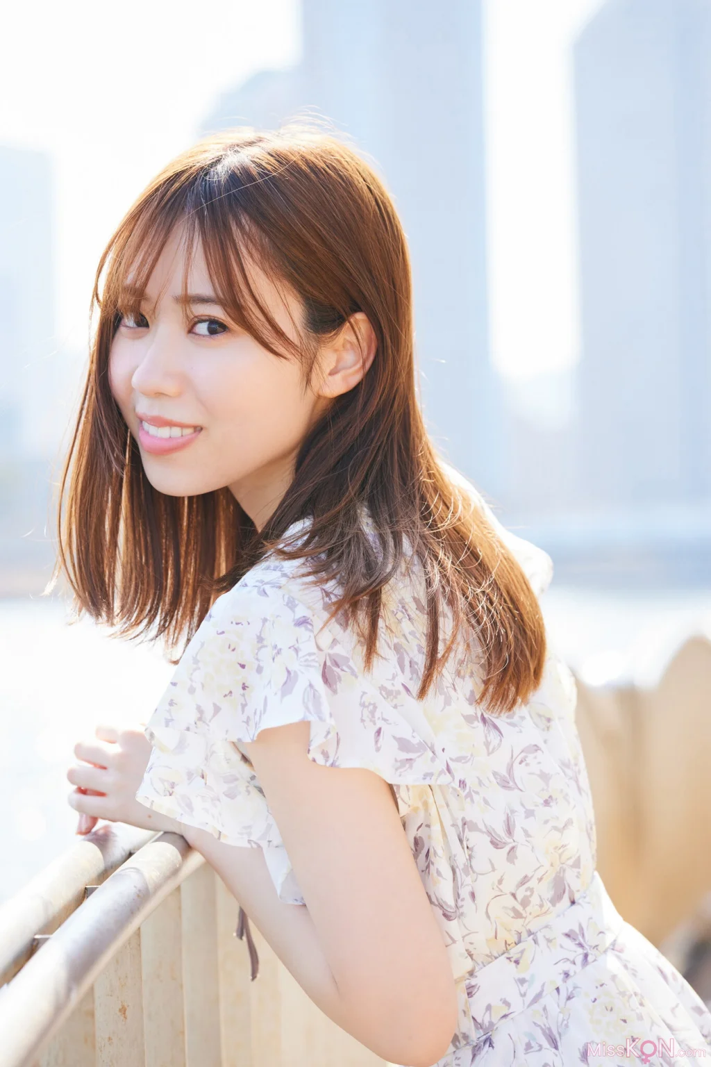 [JP] Sayuri Date (伊達さゆり): WHITE graph デジタル写真集 (64 photos) – Page 3
