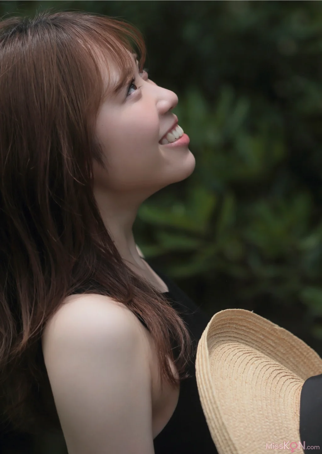 [JP] Sayuri Date (伊達さゆり): 写真集 「Sparkling Smile」 (47 photos) – Page 2