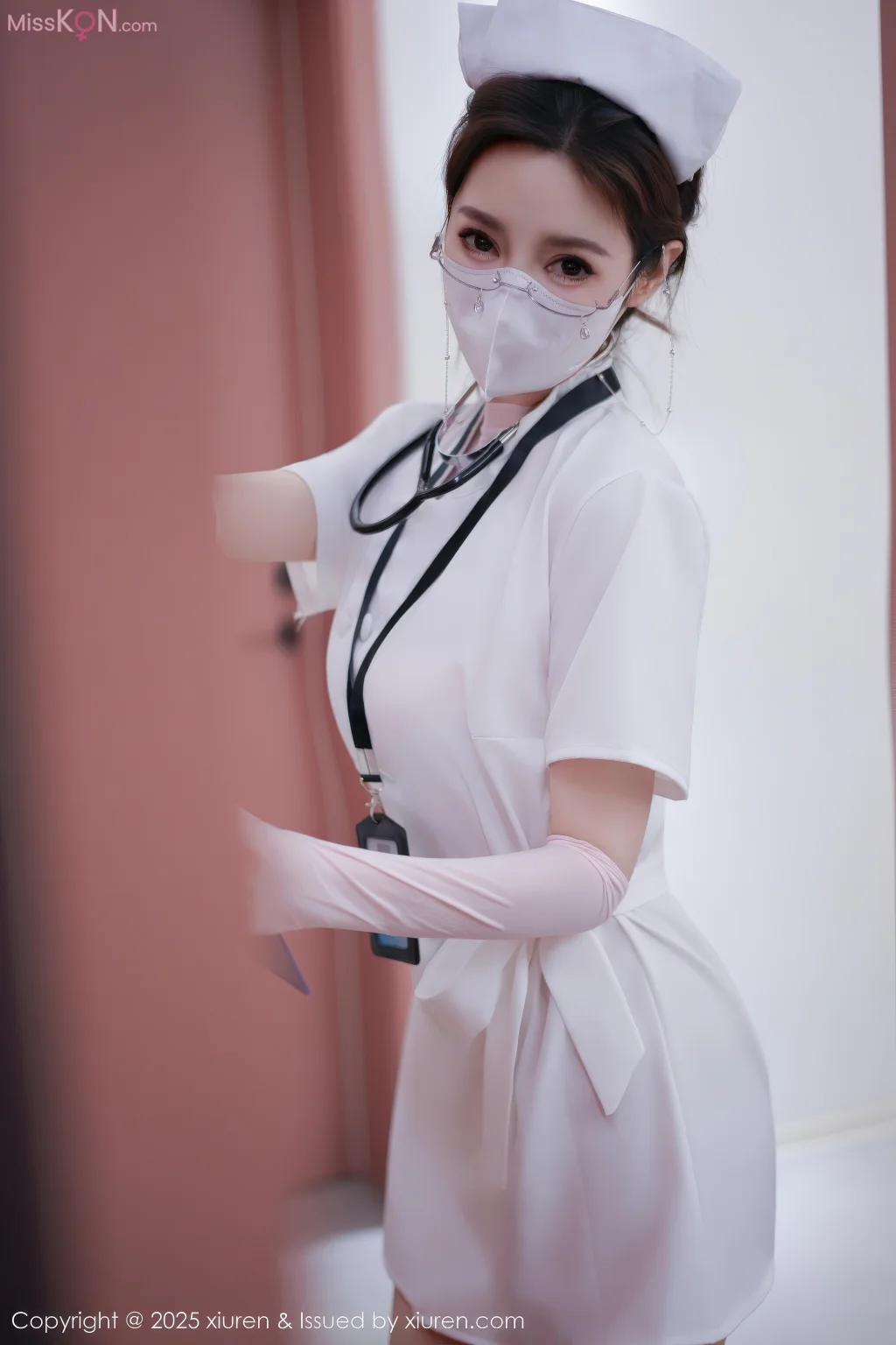 XIUREN No.11099: 桃桃·夭夭twins (79 photos)