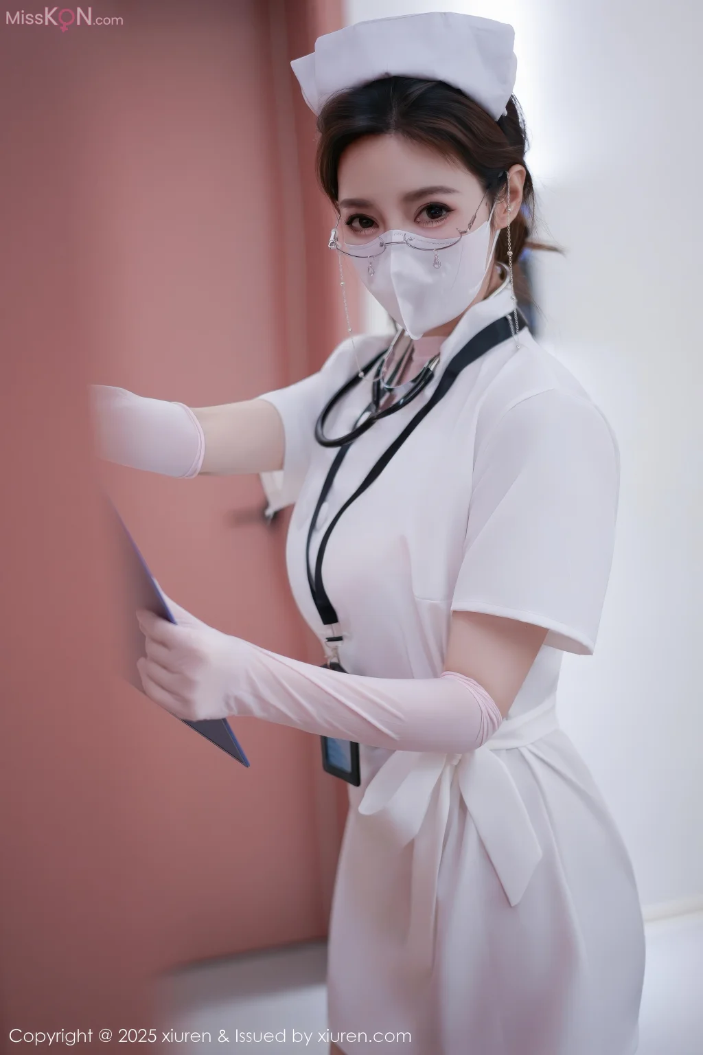 XIUREN No.11099: 桃桃·夭夭twins (79 photos)