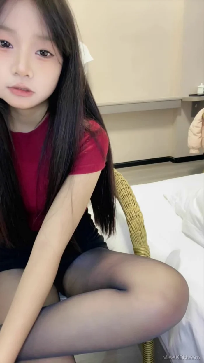 可可西西: 纯欲系少女 12.2-12.5收费大秀 (47 photos + 6 videos) – Page 2