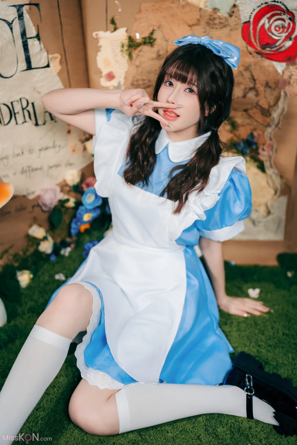 Coser@鹿八岁: 爱丽丝梦游仙境 (24 photos)