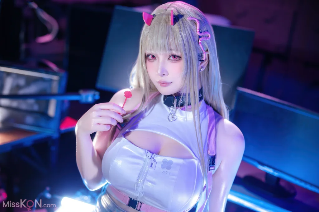 Coser@屿鱼: 胜利女神：妮姬 毒蛇 (86 photos)