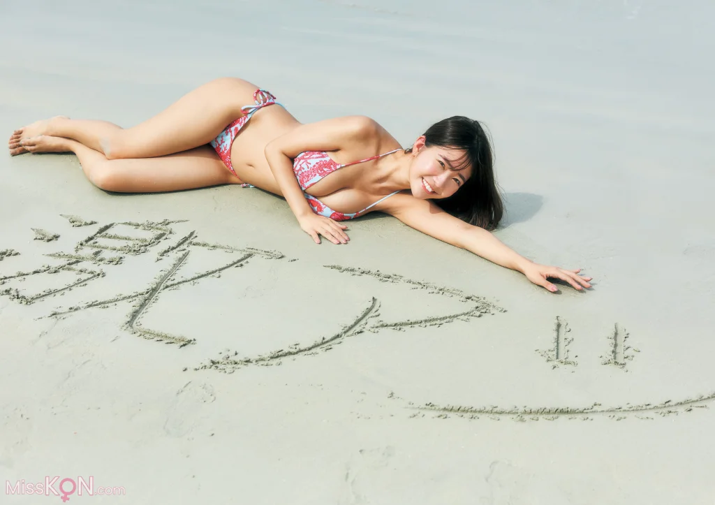 [JP] Amau Kisumi (天羽希純): 写真集「BONUS」 (123 photos)