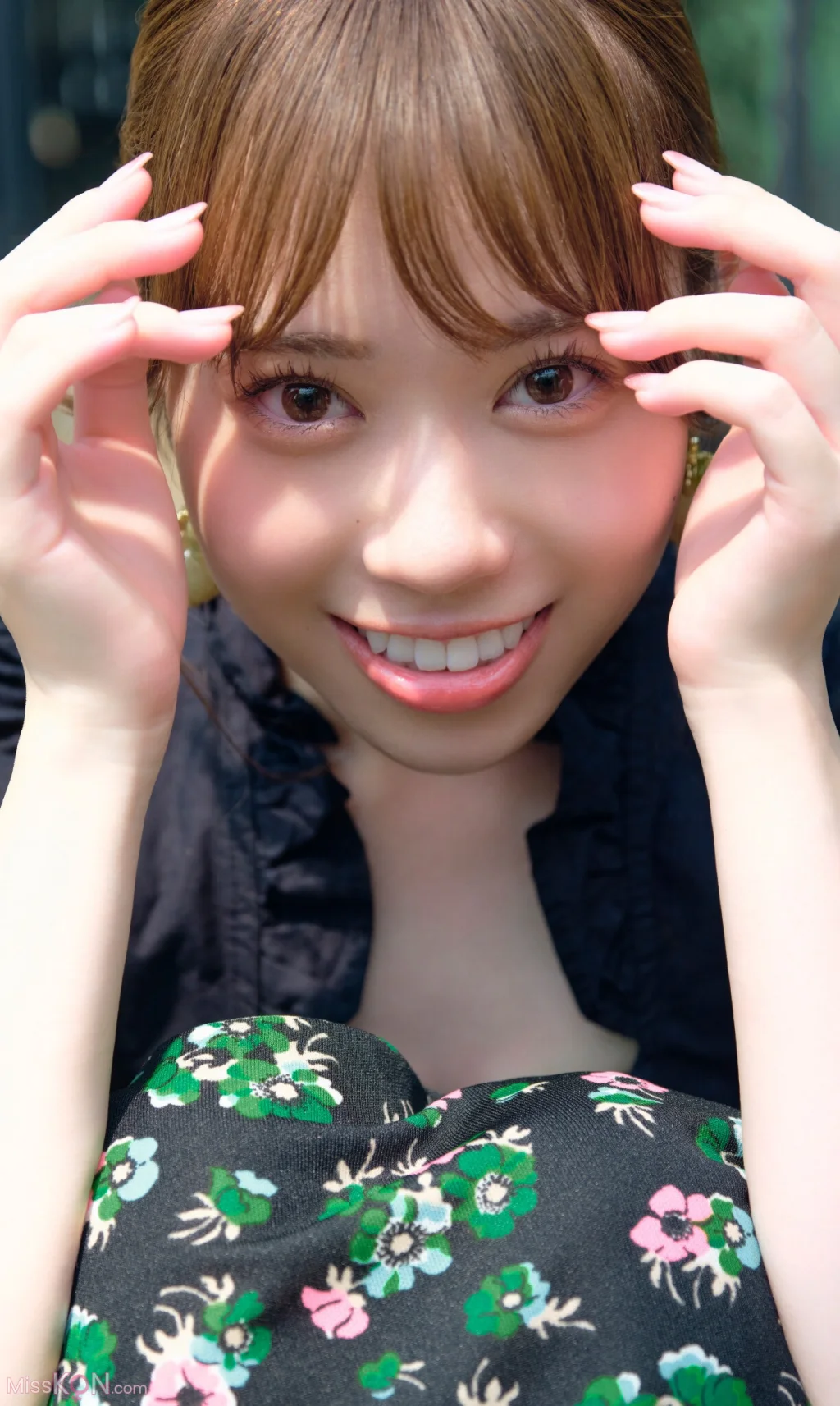 [JP] Sayuri Date (伊達さゆり): 写真集 OVER／「My Girl」 PHOTO BOOK (101 photos)