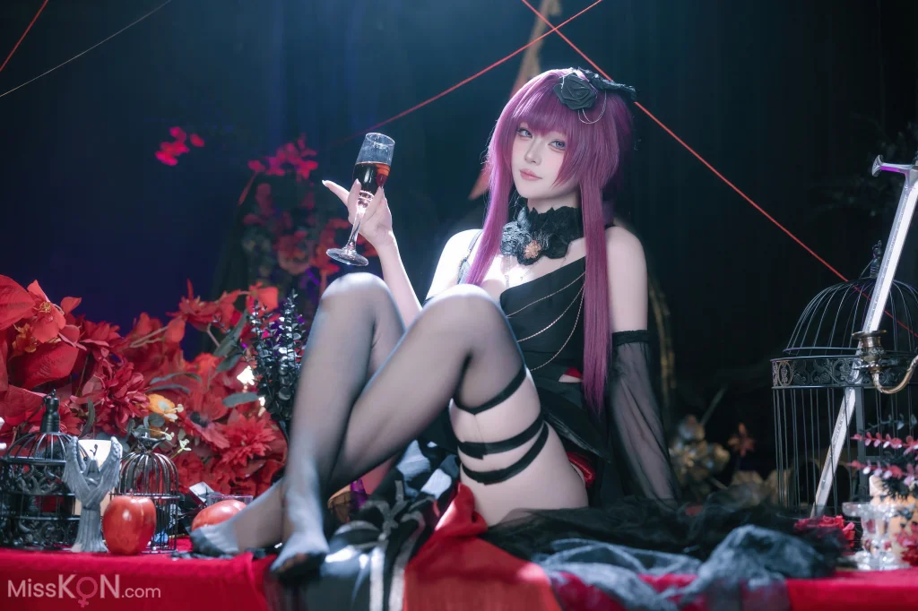Coser@屿鱼: 崩坏 星穹铁道 卡芙卡 缚月之夜 (60 photos)