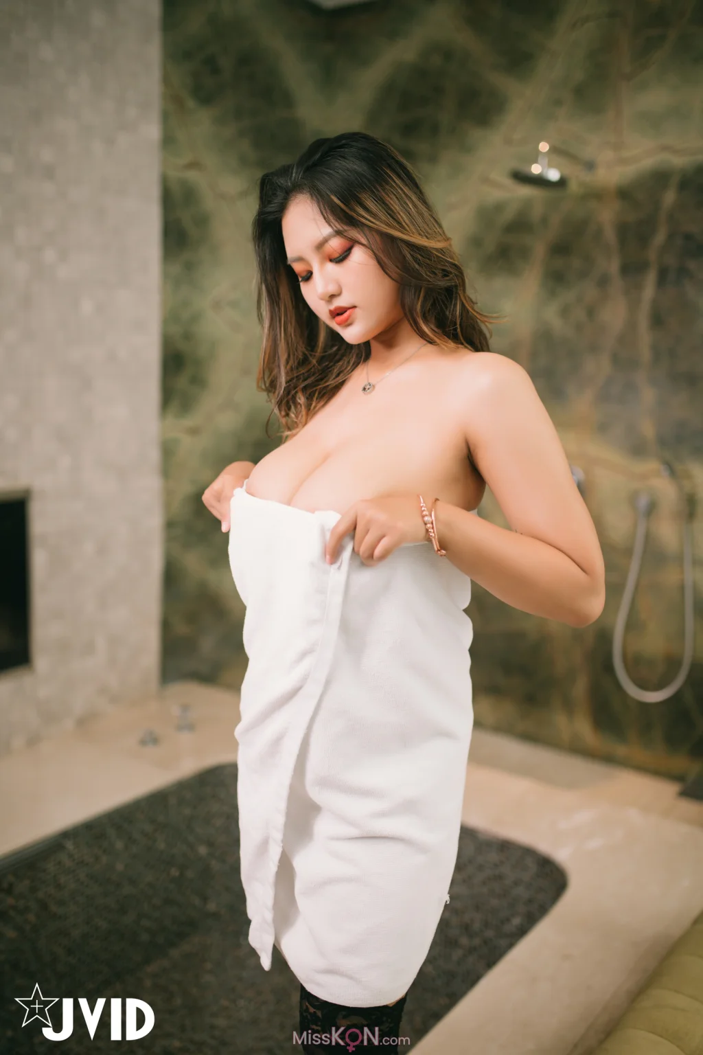 [JVID] Agelia安吉: 爆乳风俗娘全身心地事奉-乳推全裸互动全身性按摩-为您服务 Body Massage (43 photos + 2 videos) – Page 3