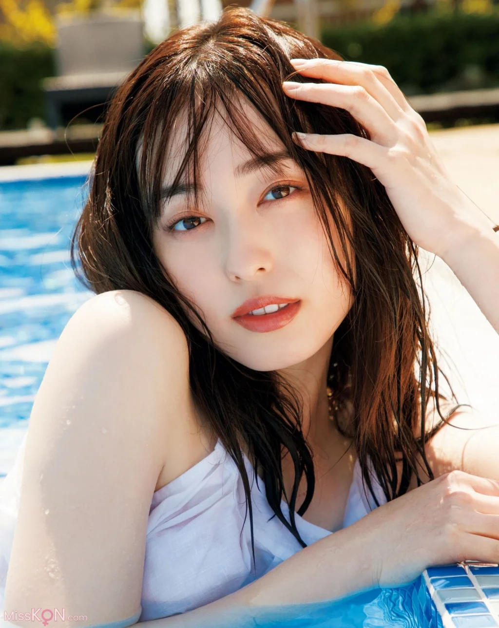 [JP] Haruka Fukuhara (福原遥):【電子版特典画像付き】フォトブック gift (154 photos)