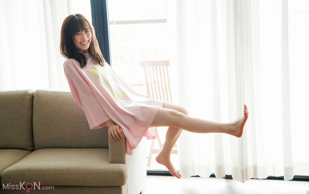 [JP] Haruka Fukuhara (福原遥):【電子版特典画像付き】フォトブック gift (154 photos)