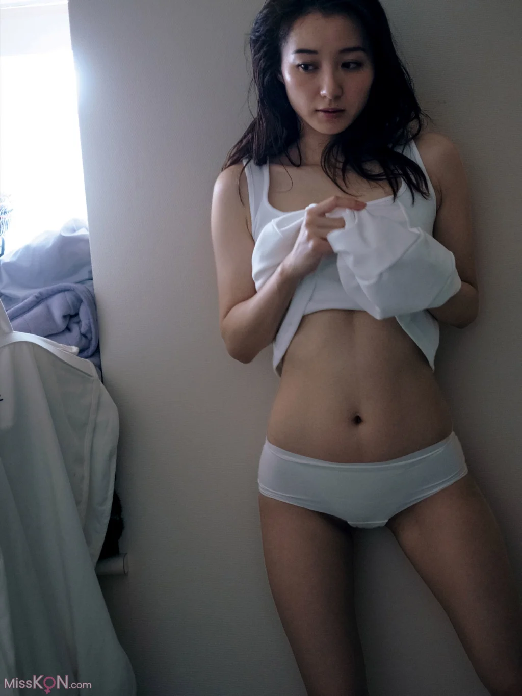 [JP] Riho Takada (高田里穂):【電子版だけの特典40ページ付き】写真集 『素描』 (156 photos) – Page 2
