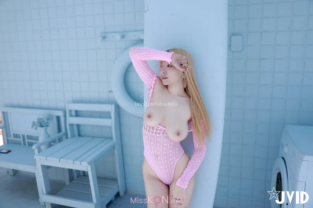 [JVID] 黎菲兒: 超巨乳菲兒穿著超性感粉色連身洞洞泳裝 (110 photos + 1 video)