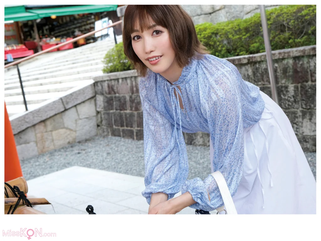 [JP] Shiori Tokunaga (徳永しおり): Travel Guide 旅のしおり (44 photos)