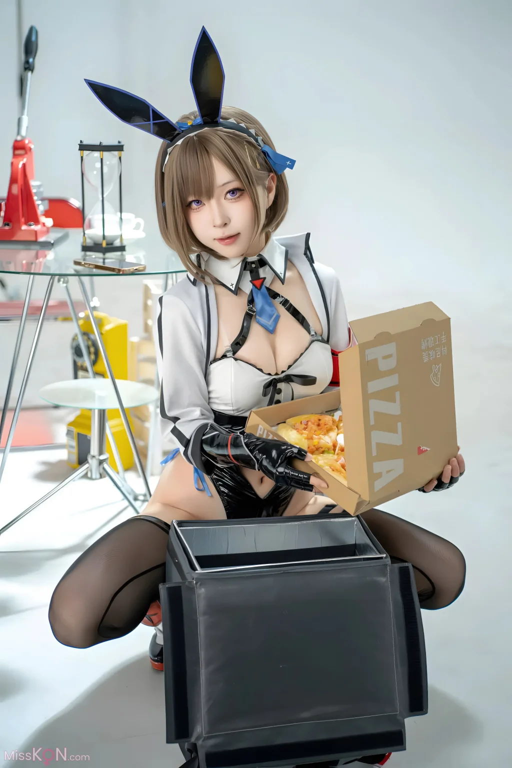Coser@矢量鱼: 外卖兔女郎 小葵 (40 photos)