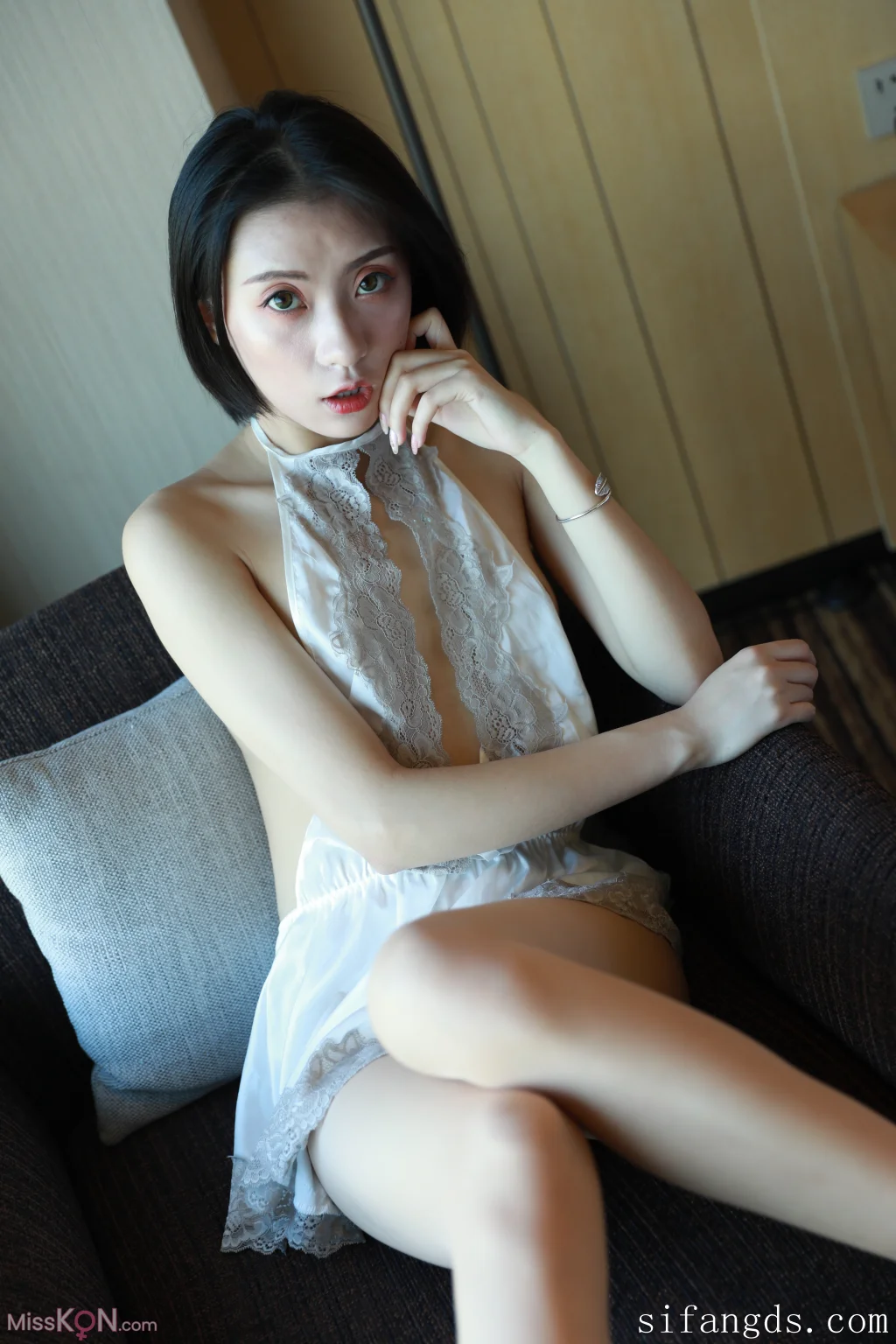 [Private Photoshoot] 未知模特: 神仙气质短发女神 全尺度私拍 完美白嫩身姿 (239 photos + 5 videos)