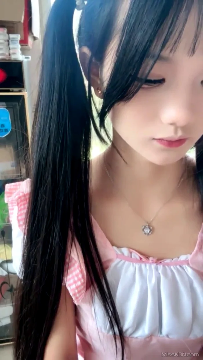 07水嫩宝宝: 绝美农村女孩 村里露出 (43 photos + 6 videos) – Page 2
