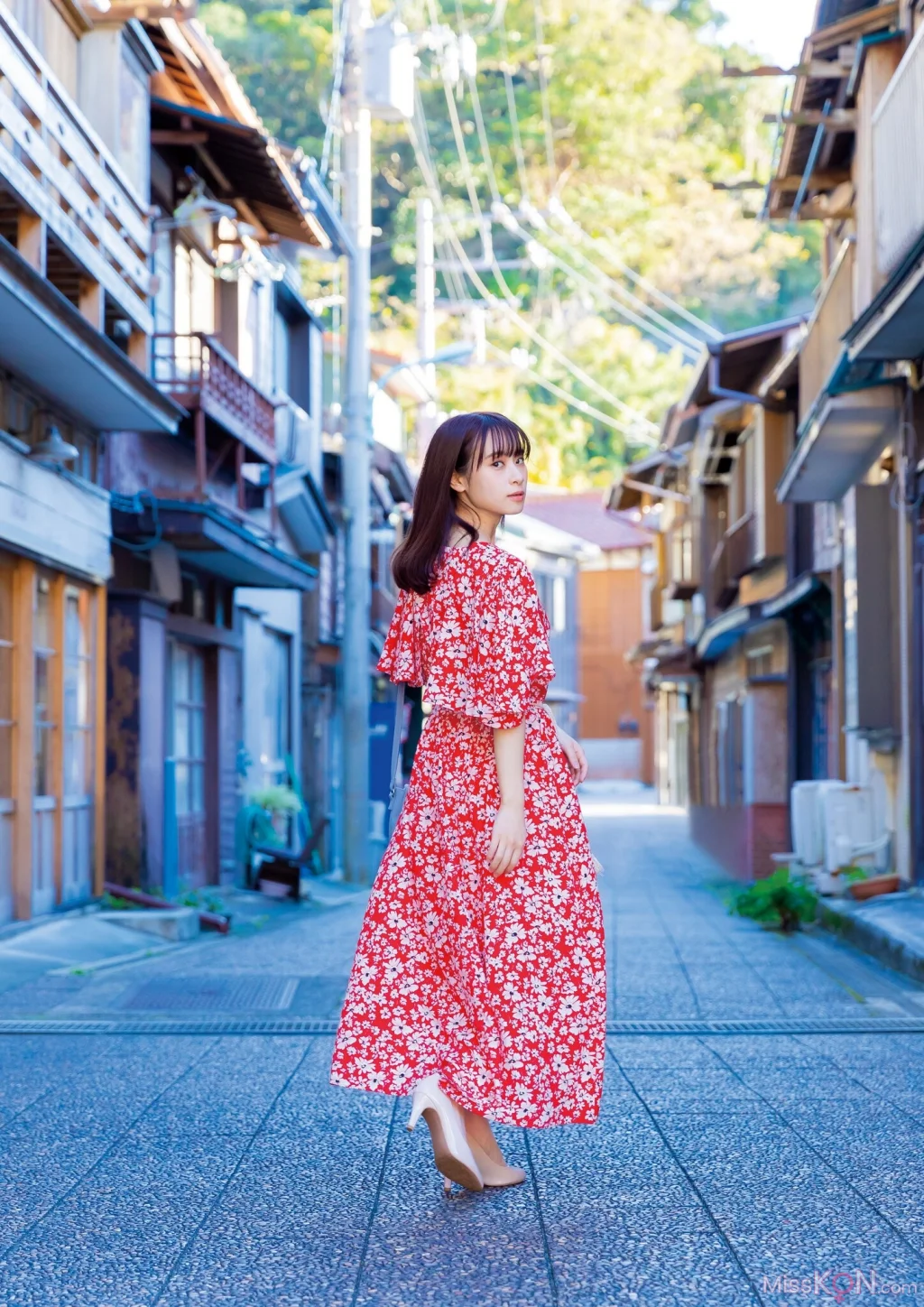 [JP] Kaori Maeda (前田佳織里): 1st写真集 おとなのかおり (声優パラダイス) (154 photos)