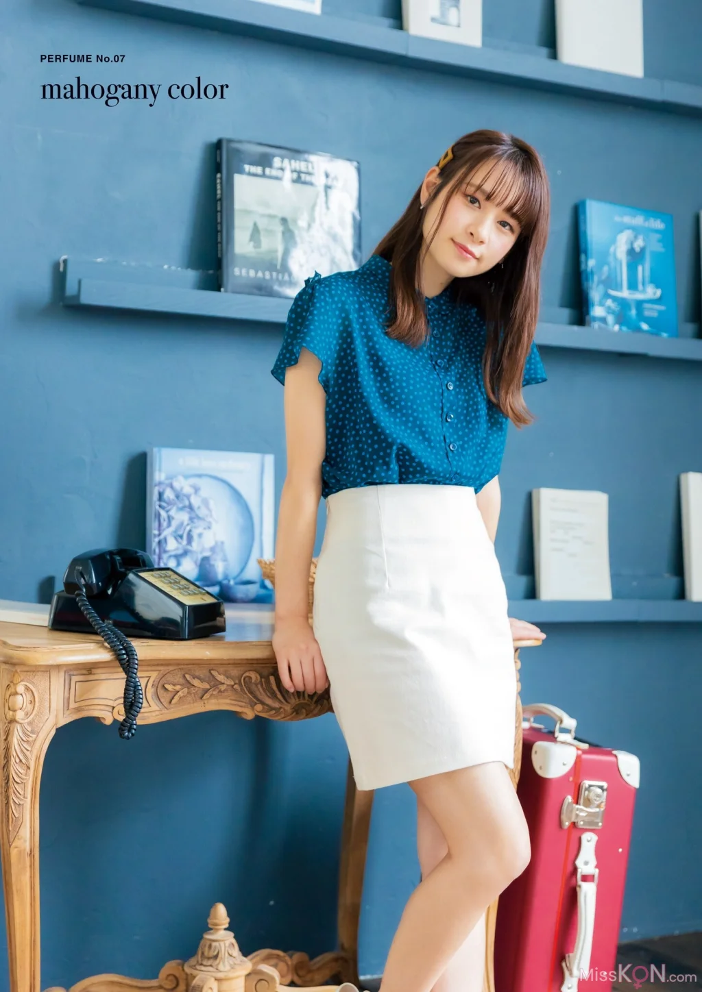 [JP] Kaori Maeda (前田佳織里): 1st写真集 おとなのかおり (声優パラダイス) (154 photos) – Page 2