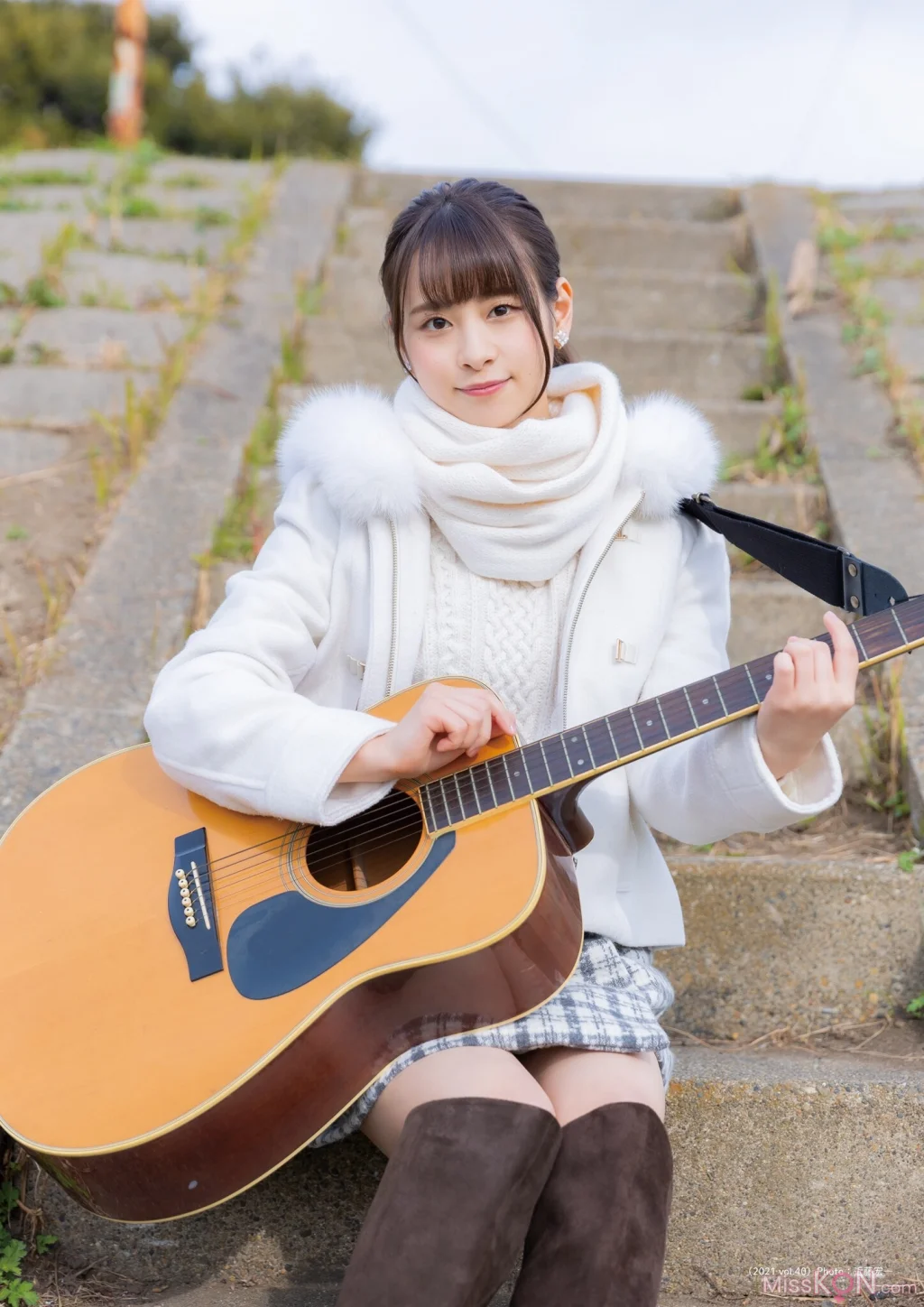 [JP] Kaori Maeda (前田佳織里): 1st写真集 おとなのかおり (声優パラダイス) (154 photos) – Page 2