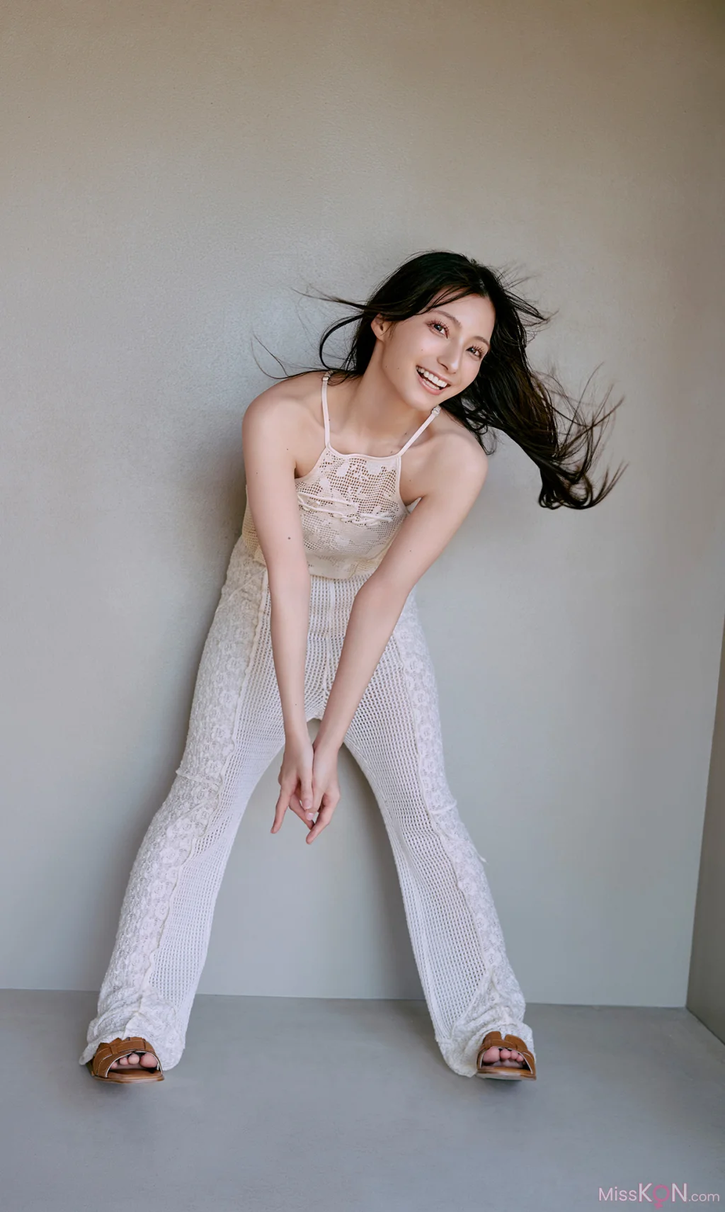 [JP] Marika Kōno (高野麻里佳):【デジタル限定】 写真集 embrace 「My Girl」 (62 photos)