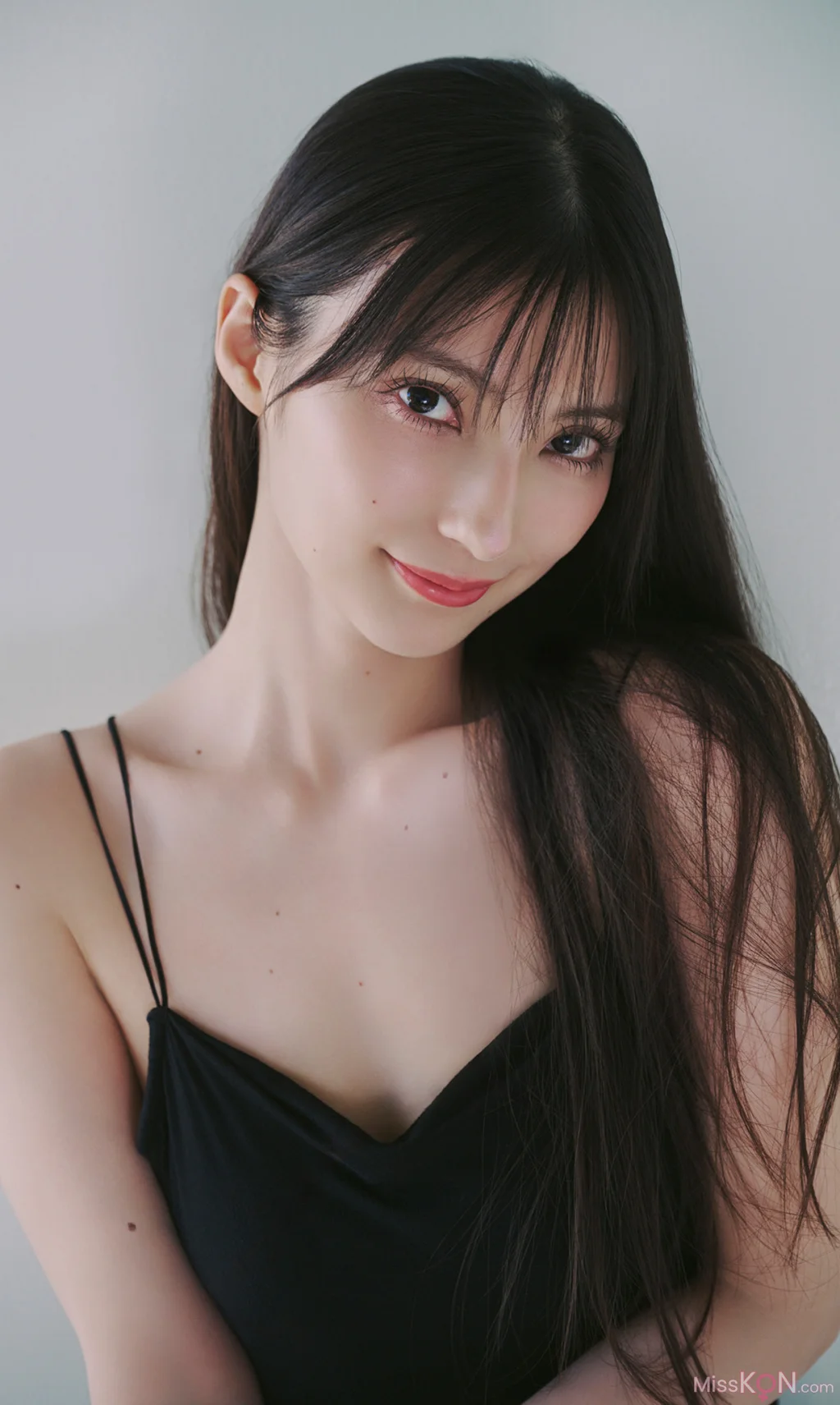 [JP] Marika Kōno (高野麻里佳):【デジタル限定】 写真集 embrace 「My Girl」 (62 photos)
