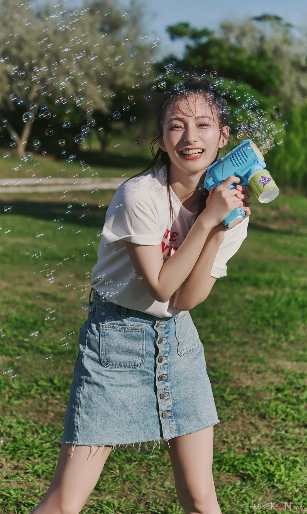 [JP] Marika Kōno (高野麻里佳):【デジタル限定】 写真集 embrace 「My Girl」 (62 photos)