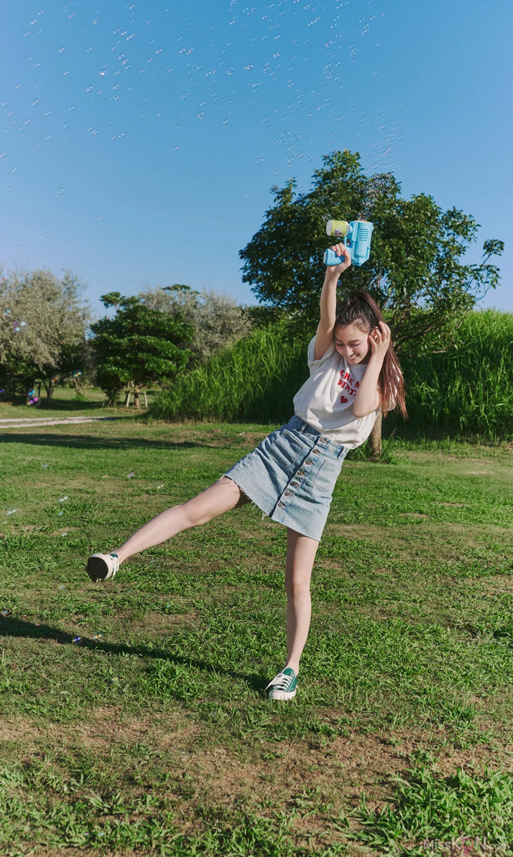 [JP] Marika Kōno (高野麻里佳):【デジタル限定】 写真集 embrace 「My Girl」 (62 photos)