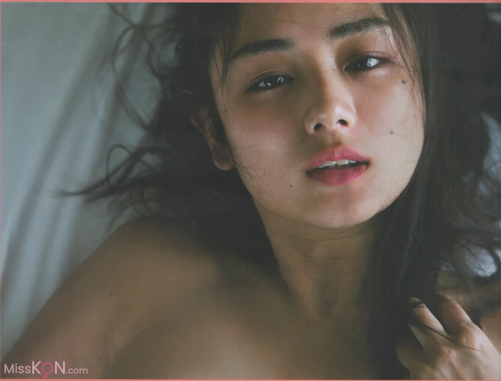 [JP] Moemi Katayama (片山萌美): Rashin《裸芯》 (81 photos)