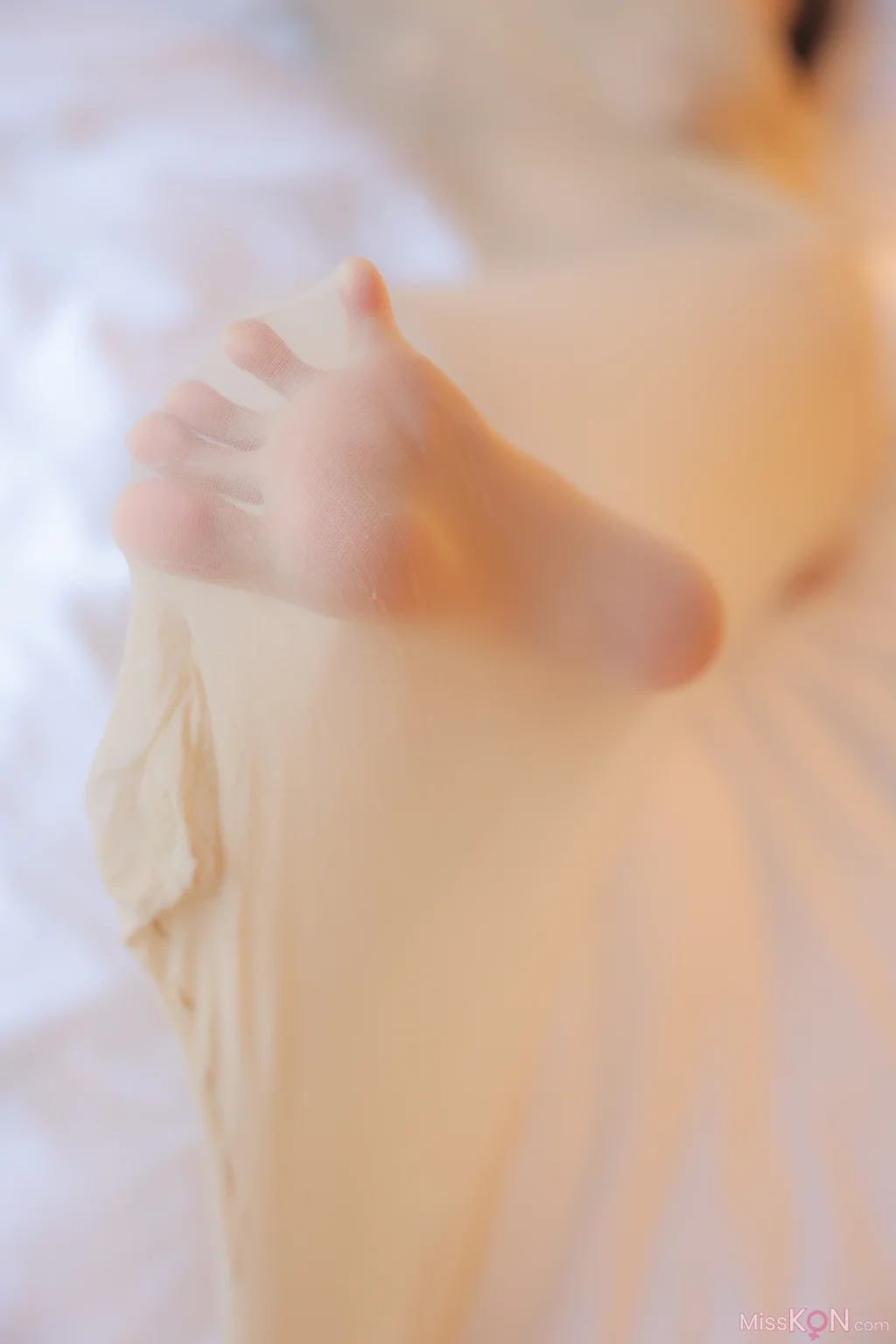 [内购无水印] 余安安: 秀人网模特 透视 (106 photos) – Page 4