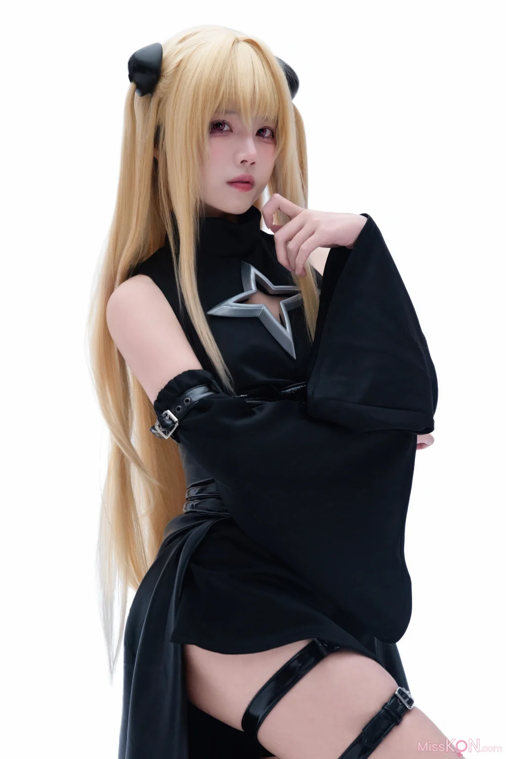 Coser@清水凪: 出包王女 金色暗影 (38 photos)