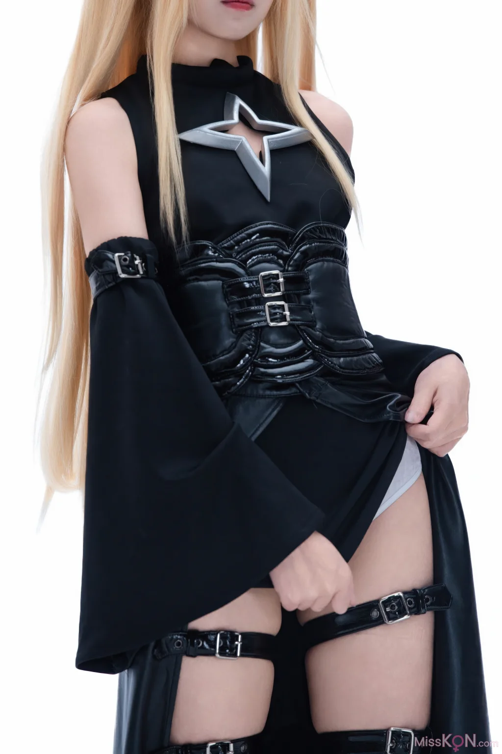 Coser@清水凪: 出包王女 金色暗影 (38 photos)