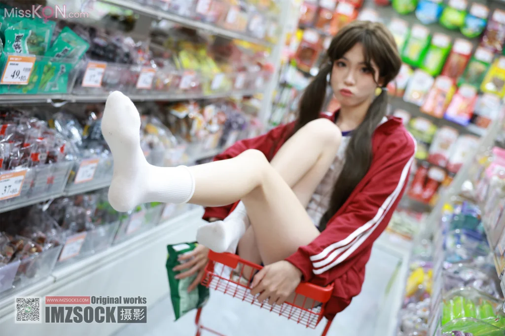 [MZSOCK爱美足] No.348 秋秋 (113 photos)