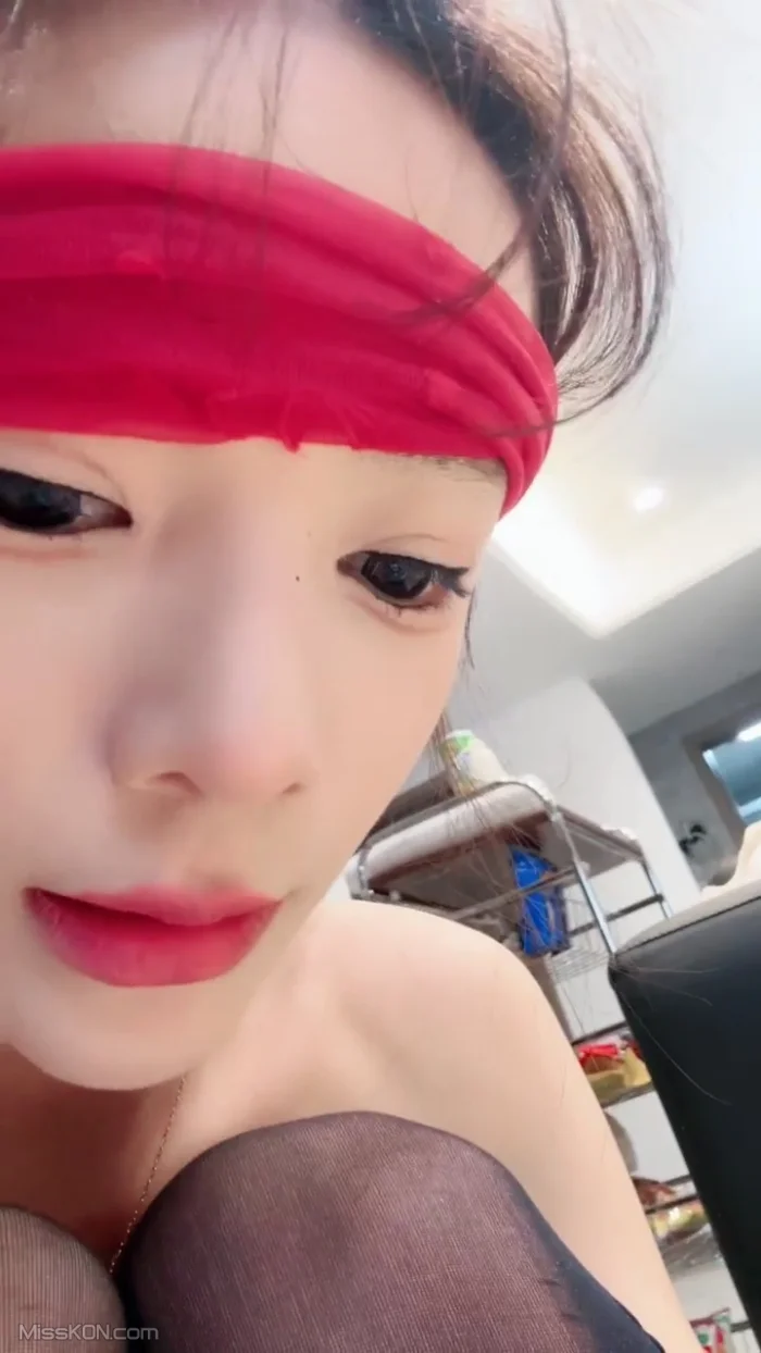 彩色的小熊宝宝: 校花学妹 性感10足魔鬼身材 (29 photos + 4 videos) – Page 2
