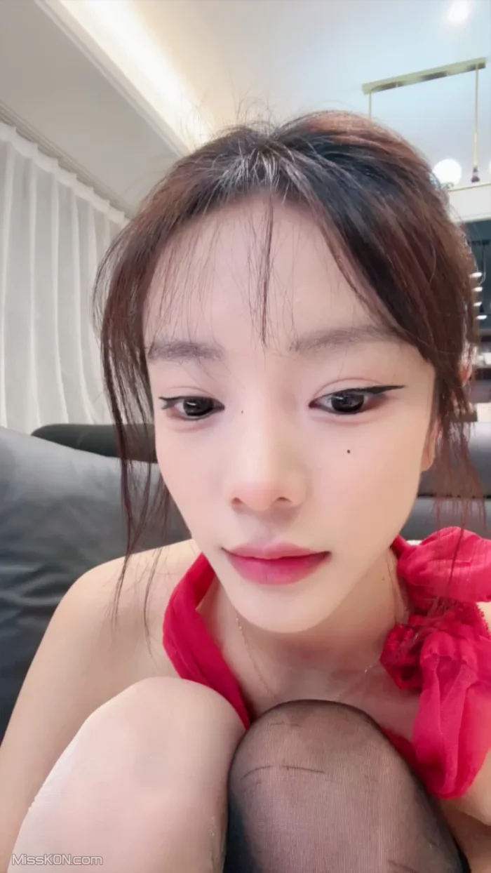 彩色的小熊宝宝: 校花学妹 性感10足魔鬼身材 (29 photos + 4 videos) – Page 2