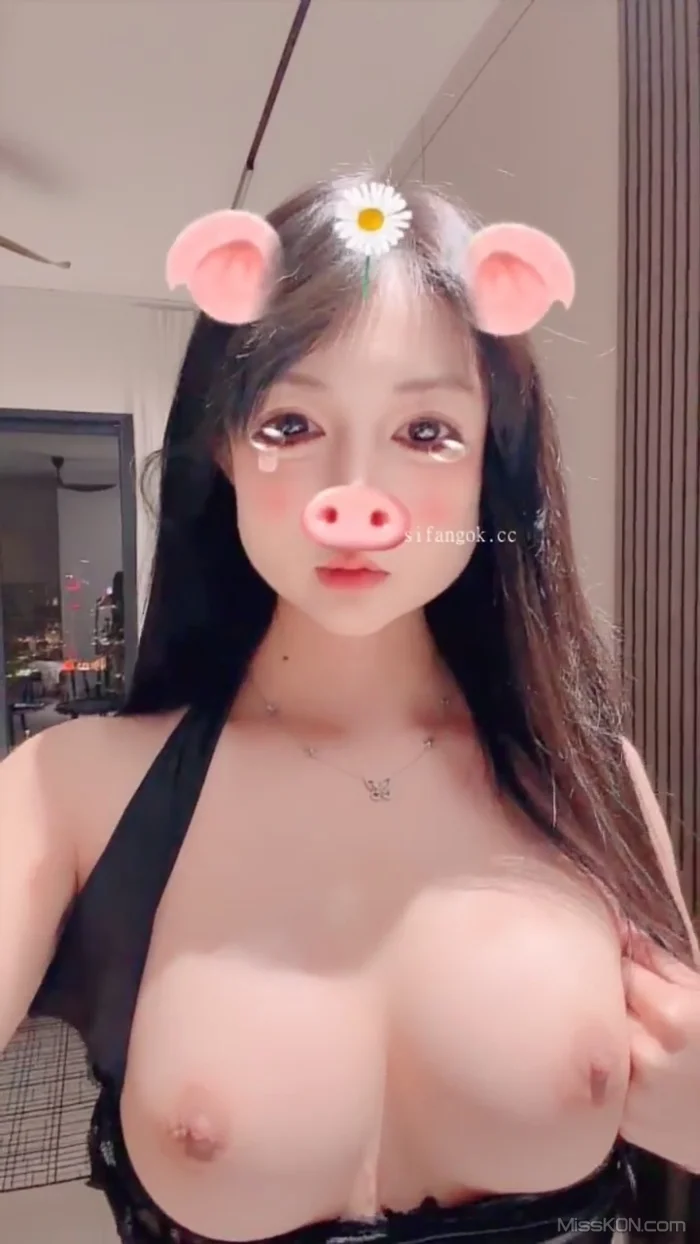 鹅美美: 大美乳女神 模特身材极为诱人 (23 photos + 5 videos)
