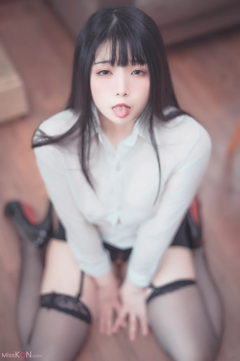 Coser@落落Raku: Weekday Eat Me (44 photos + 2 videos)