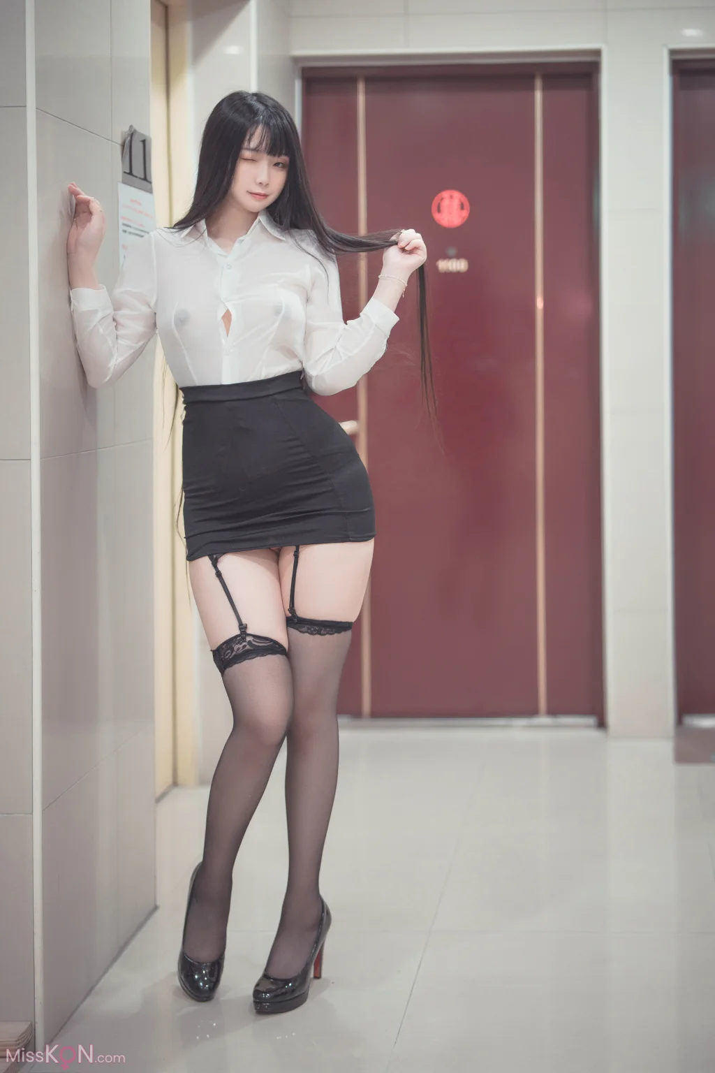 Coser@落落Raku: Weekday Eat Me (44 photos + 2 videos) – Page 2