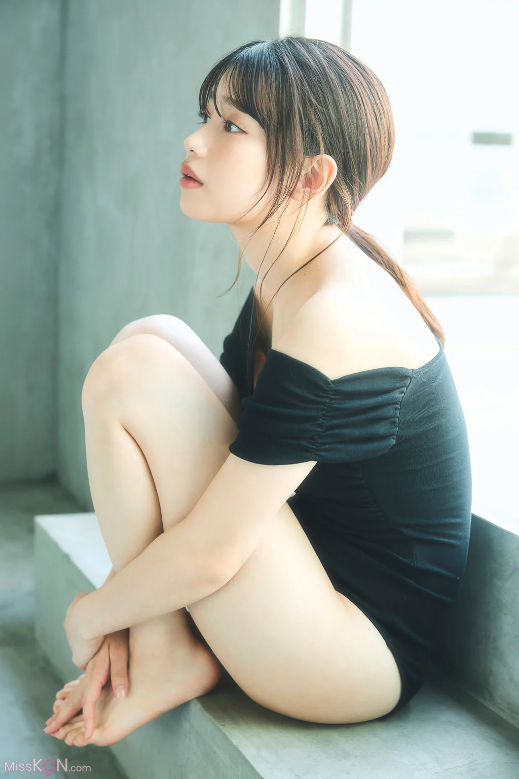 [JP] Akari Akase (あかせあかり): FLASHデジタル写真集 Pure (68 photos) – Page 2