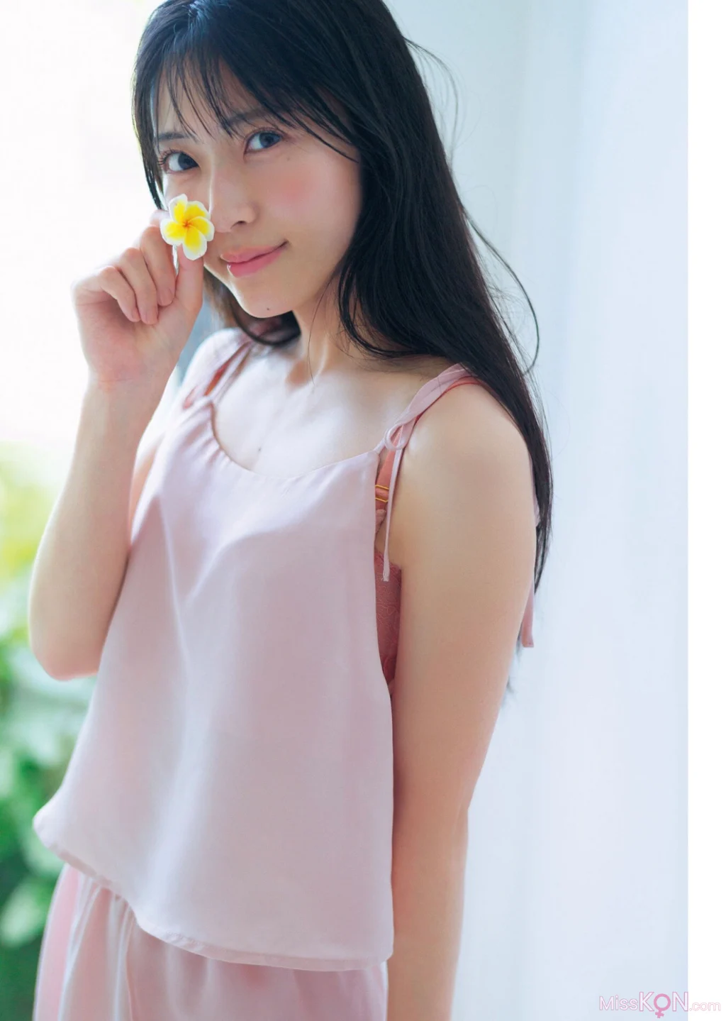 [JP] Airi Satō (佐藤綺星): 1st写真集『天使の反射角度』 (147 photos)