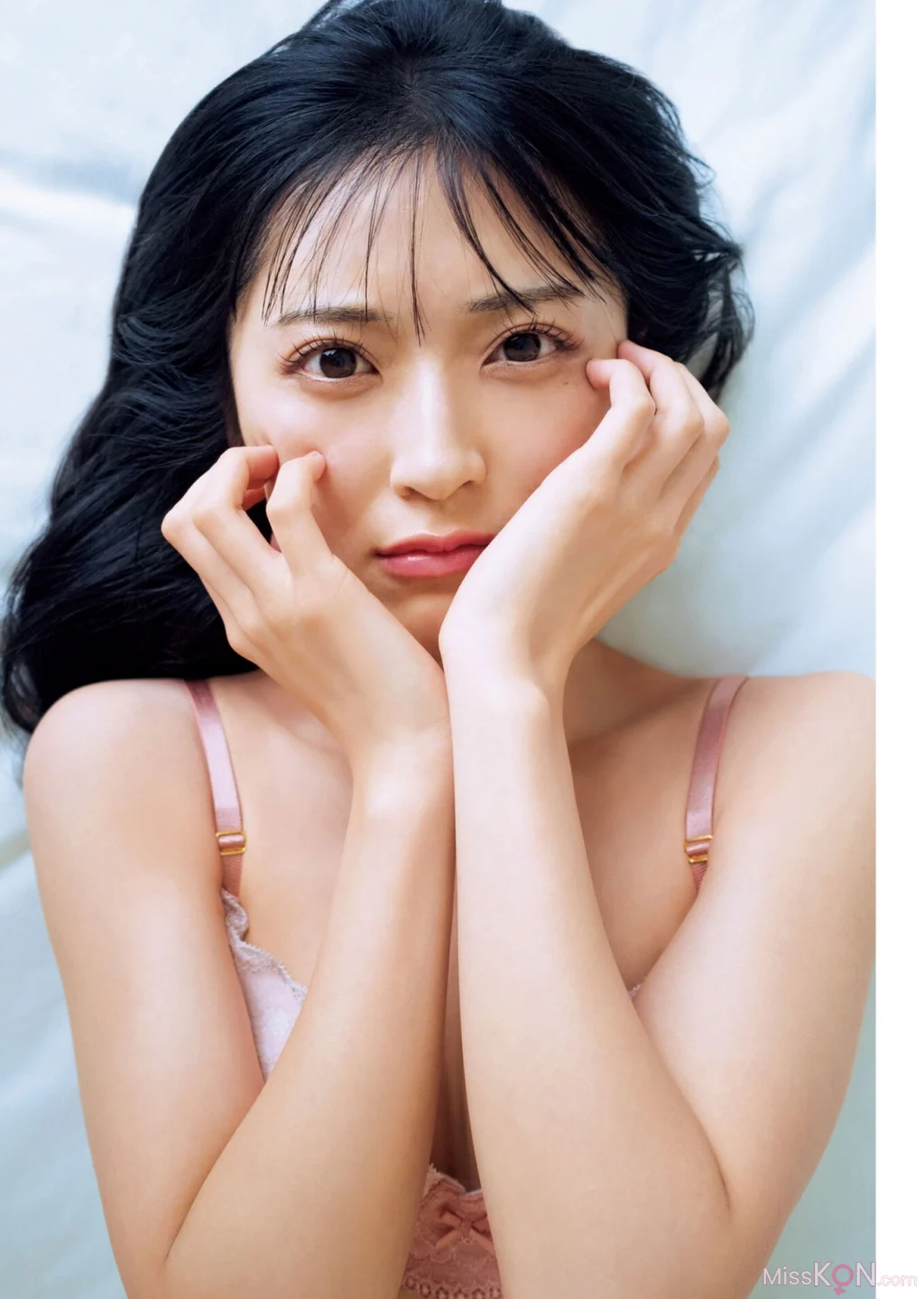 [JP] Airi Satō (佐藤綺星): 1st写真集『天使の反射角度』 (147 photos)