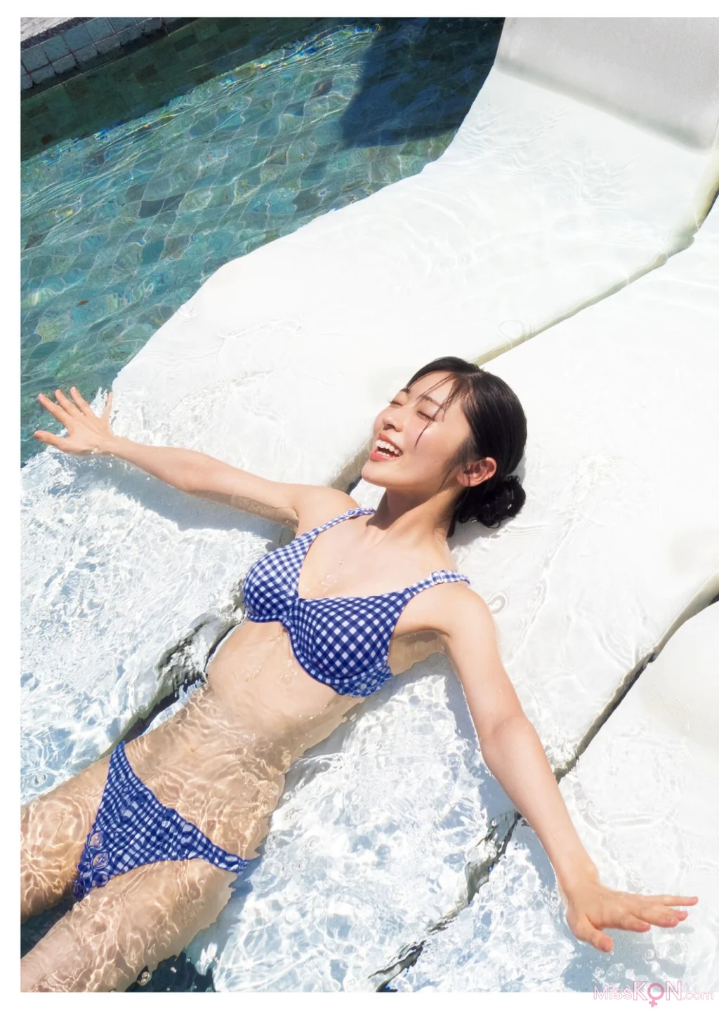 [JP] Airi Satō (佐藤綺星): 1st写真集『天使の反射角度』 (147 photos) – Page 3