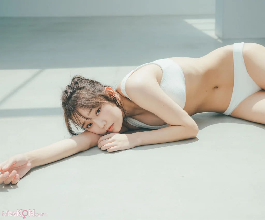 [JP] 青戸しの:【デジタル限定】写真集「WHITE and・・・」 週プレ PHOTO BOOK (63 photos) – Page 3