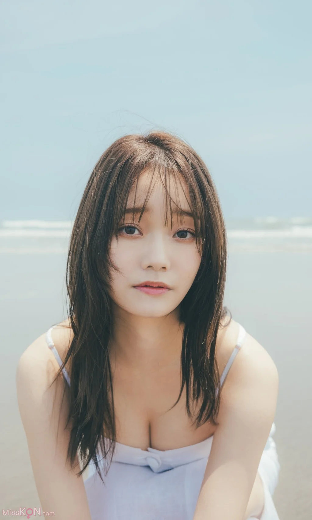 [JP] 青戸しの:【デジタル限定】写真集「WHITE and・・・」 週プレ PHOTO BOOK (63 photos) – Page 3