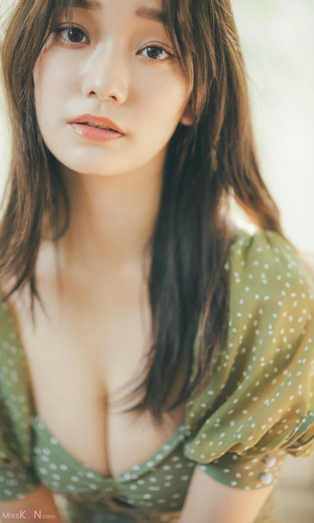 [JP] 青戸しの:【デジタル限定】写真集「WHITE and・・・」 週プレ PHOTO BOOK (63 photos) – Page 3