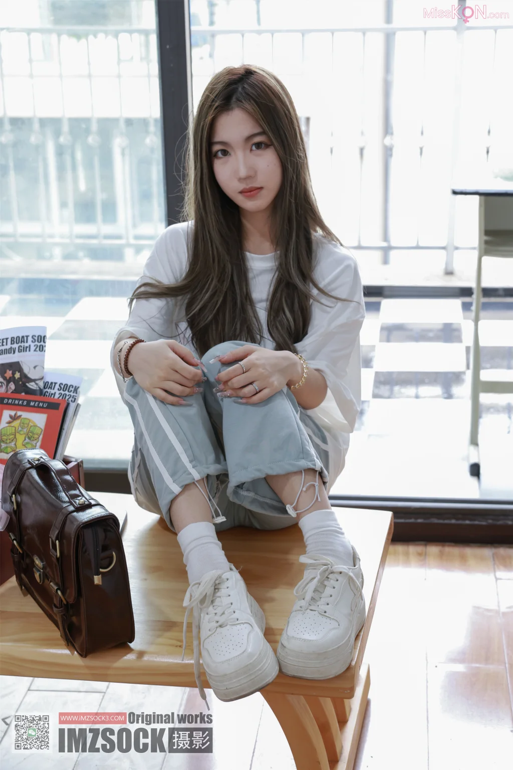 [MZSOCK爱美足] No.349: 姿涵 (107 photos + 1 video)