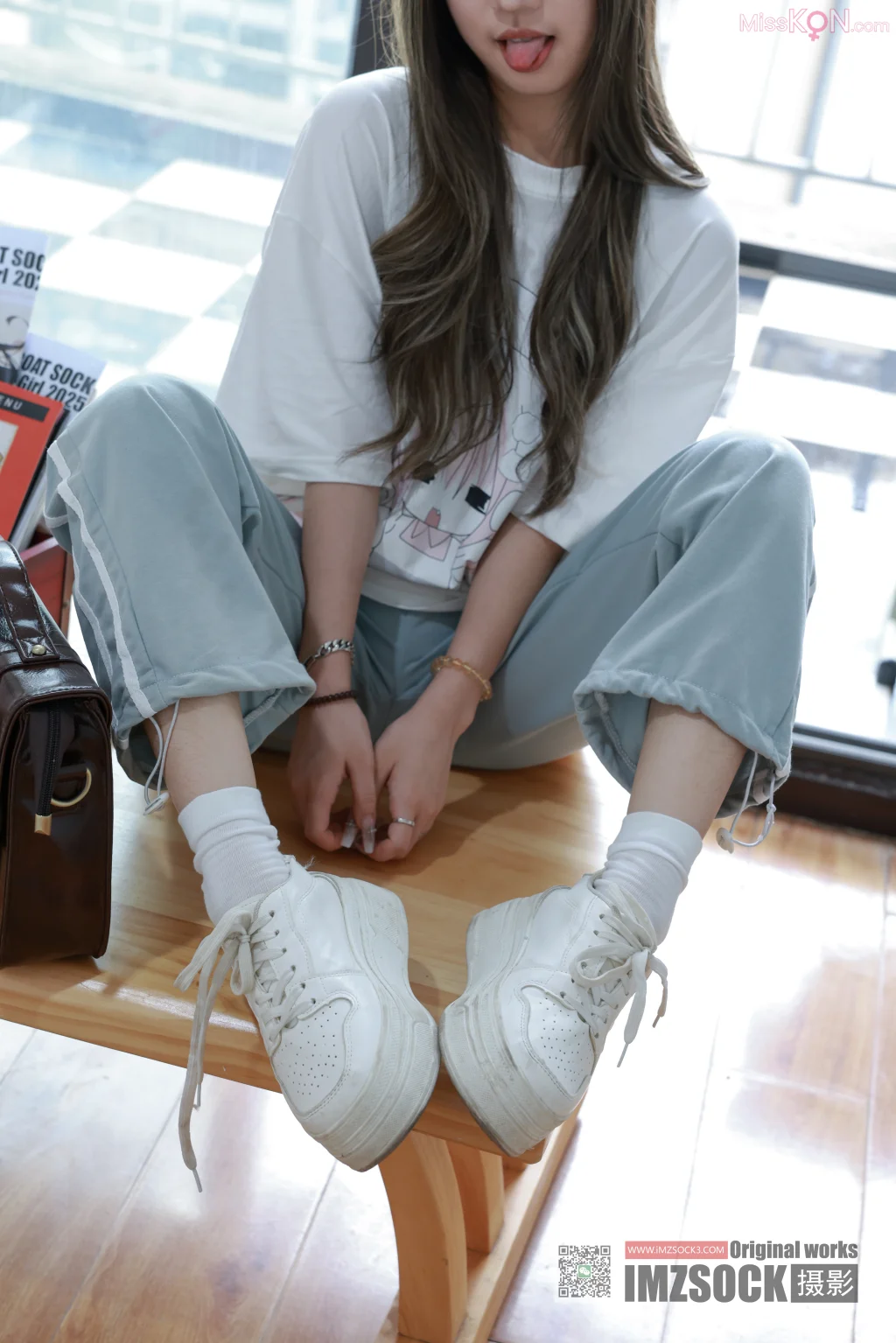 [MZSOCK爱美足] No.349: 姿涵 (107 photos + 1 video)