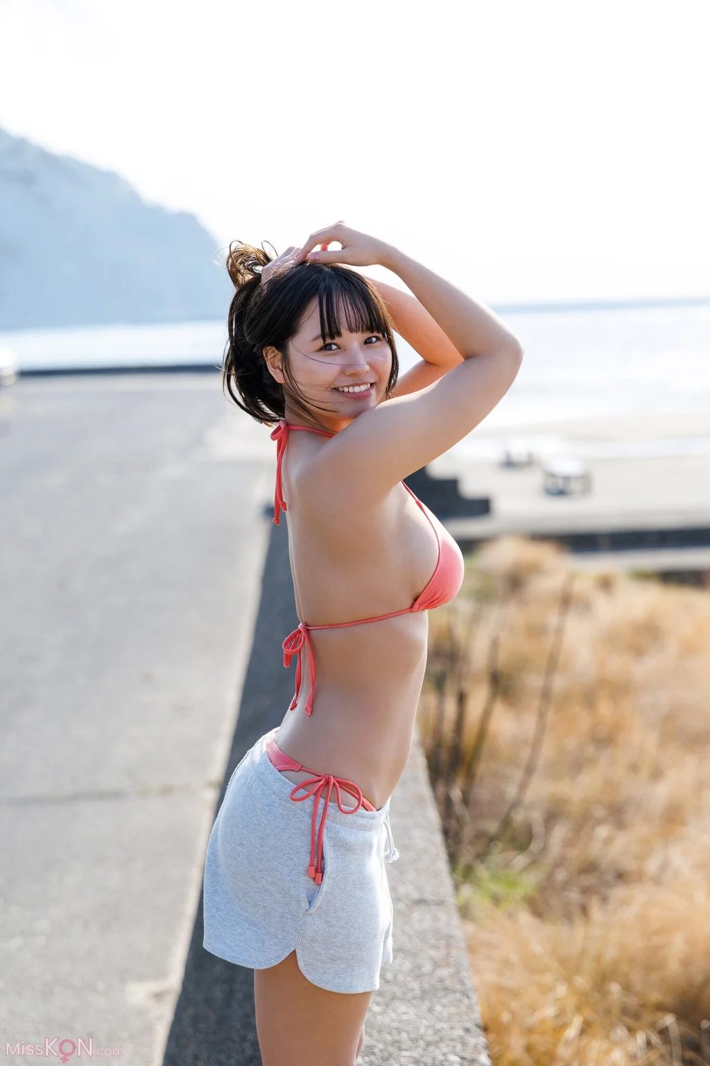 [JP] Hongo Yuzuha (本鄉柚巴):【増量版 全50P】ヤンマガアザーっす！＜YM2025年21号未公開カット＞ ヤンマガデジタル写真集 (56 photos)